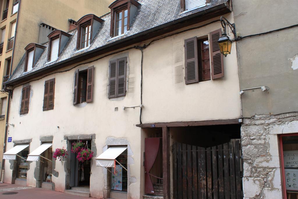 Au Calme En Vieille Ville - Proche Lac - Ambiance Esprit Brocante Annecy Room photo
